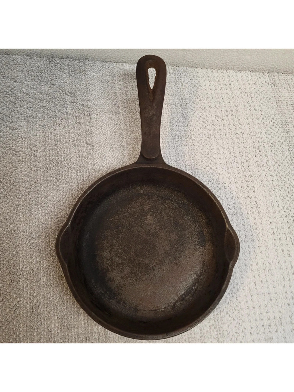Benjamin & Medwin 6.5" VTG cast iron skillet